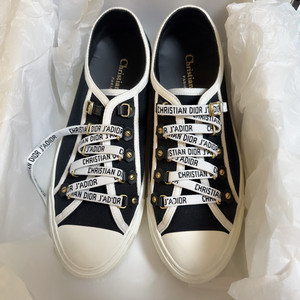 디올스니커즈 39사이즈