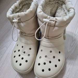 크록스 네오퍼프 본 W8 250