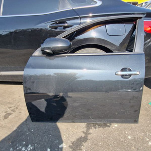 아반떼hd 운전석 앞뒤문짝 팝니다(개당가격)