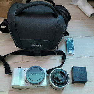 소니알파5000 카메라