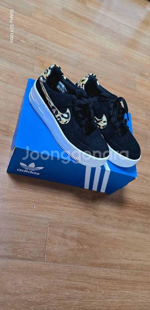 (여.225) 나이키 여성 운동화. 나이키 에어포스1--5