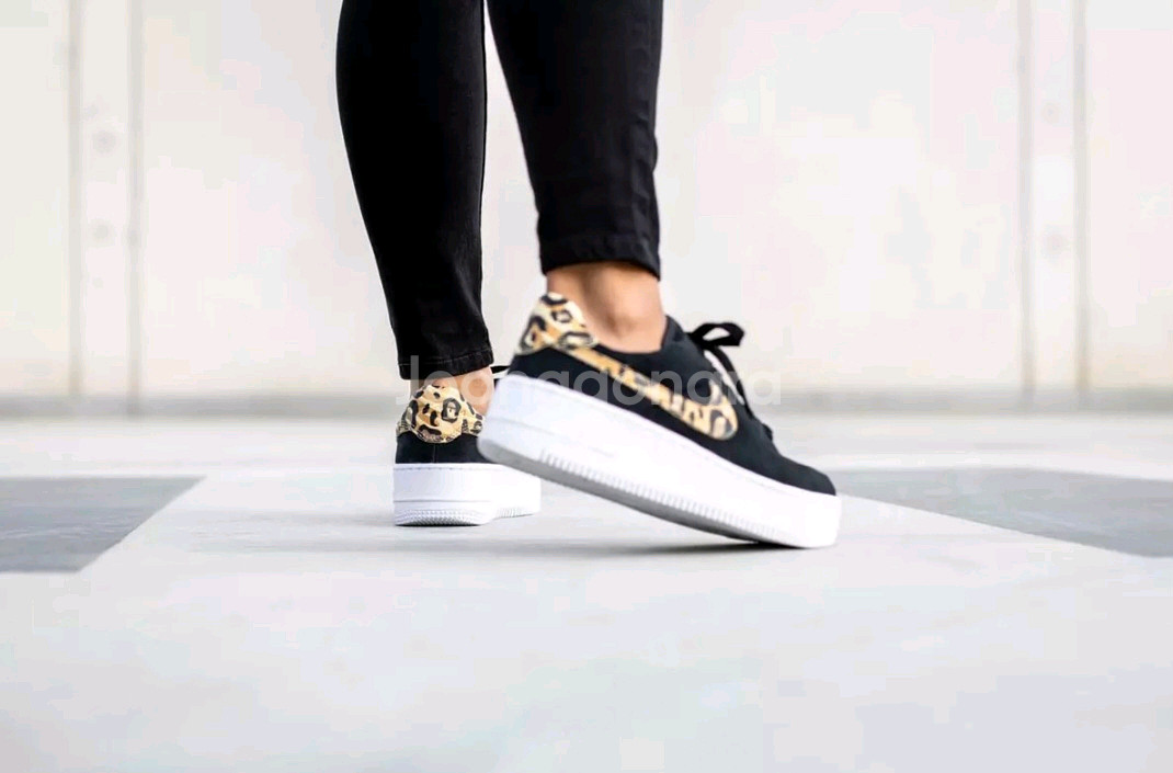 (여.225) 나이키 여성 운동화. 나이키 에어포스1--0