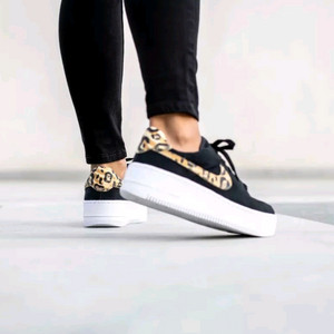 (여.225) 나이키 여성 운동화. 나이키 에어포스1