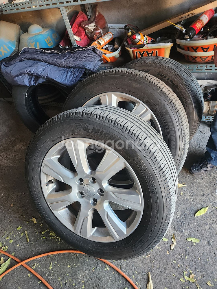 디스커버리4 순정 휠타이어 판매 255/55/R19--0