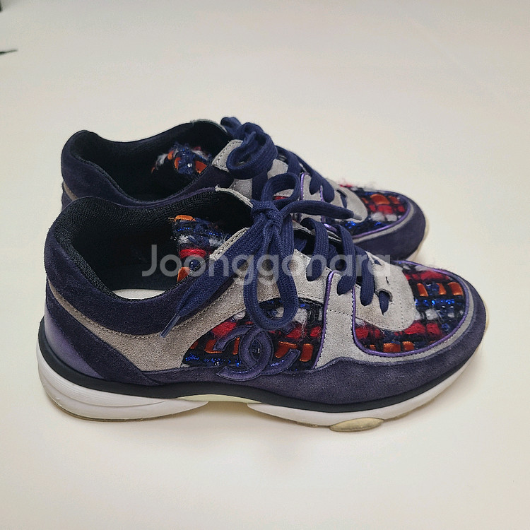 정품 샤넬스니커즈 35 1/2(반)--0