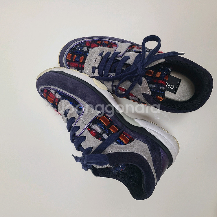 정품 샤넬스니커즈 35 1/2(반)--1