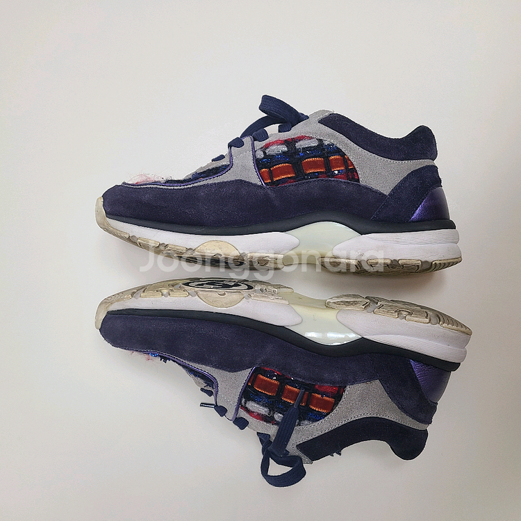 정품 샤넬스니커즈 35 1/2(반)--2