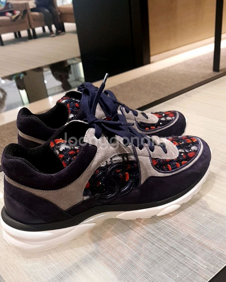 정품 샤넬스니커즈 35 1/2(반)--7