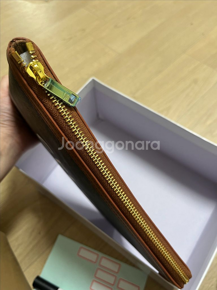 셀린느 클러치백--2