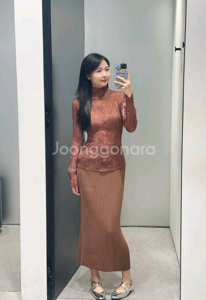 이세이미야케 쉬폰탑 &해칭 스커트 리프브라운--3