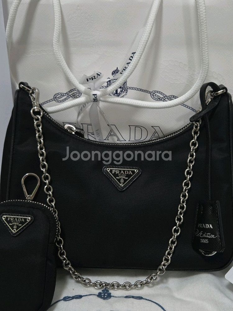 [새상품급] 프라다 리에디션 은장 체인 호보백--1
