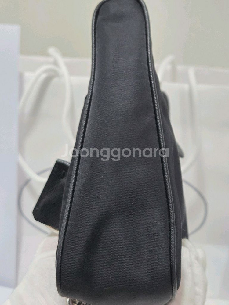 [새상품급] 프라다 리에디션 은장 체인 호보백--5