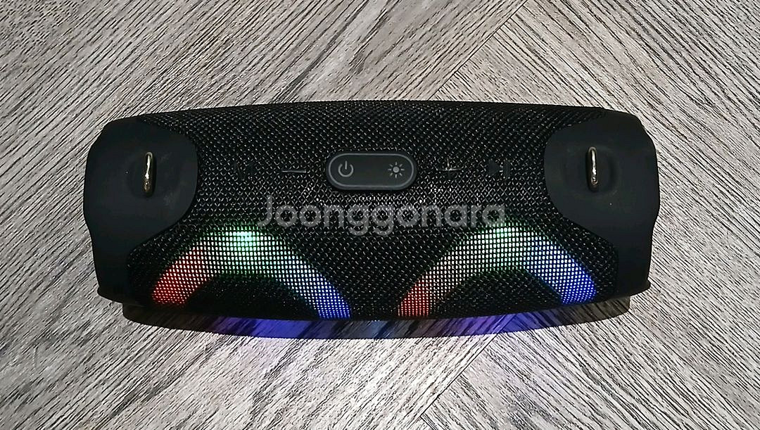 캠핑용/이동형 블루투스 스피커 팝니다--1