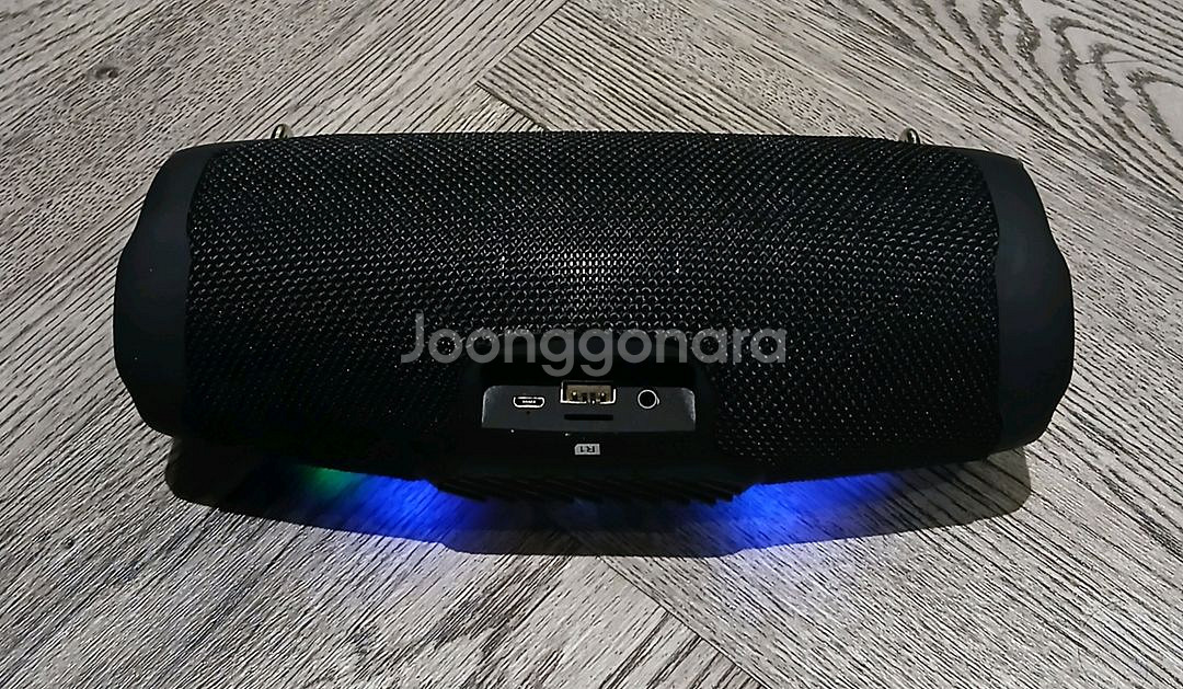 캠핑용/이동형 블루투스 스피커 팝니다--2