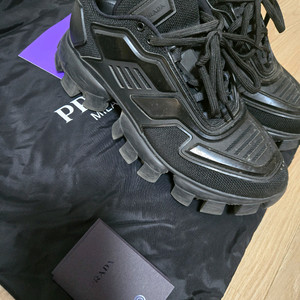 프라다 남성 스니커즈