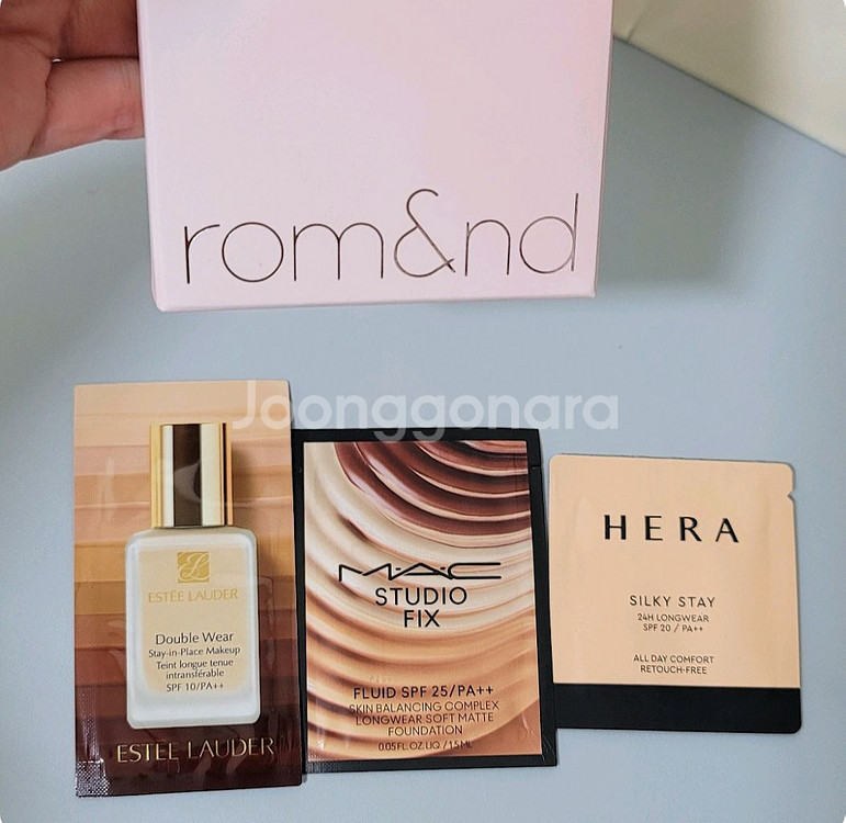 롬앤 블룸인커버핏 쿠션팩트 23호 새것--2