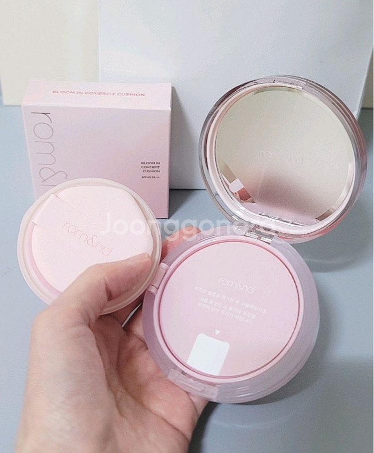 롬앤 블룸인커버핏 쿠션팩트 23호 새것--1