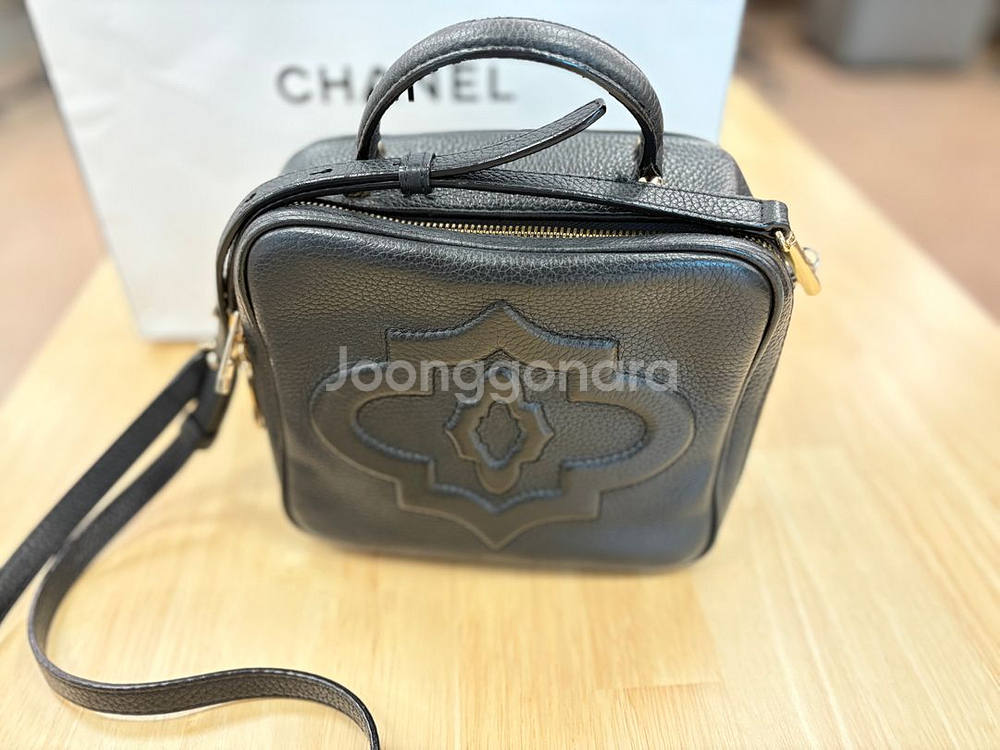 오야니 테일러 미드 크로스백 (블랙)--0