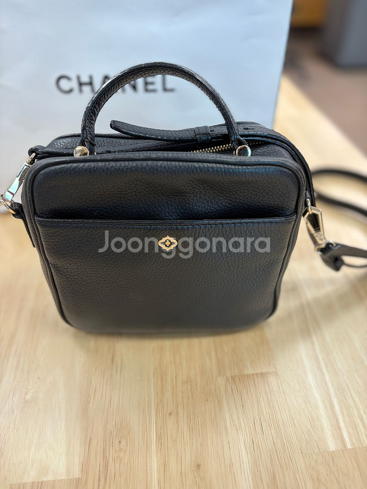 오야니 테일러 미드 크로스백 (블랙)--1