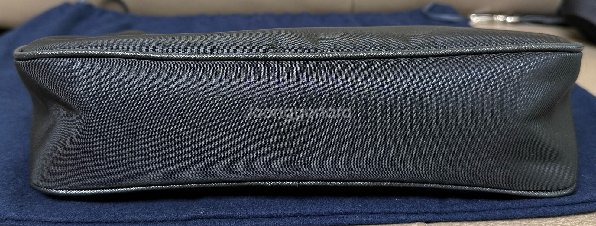 프라다 나일론 사피아노 테수토 숄더백 블랙--5