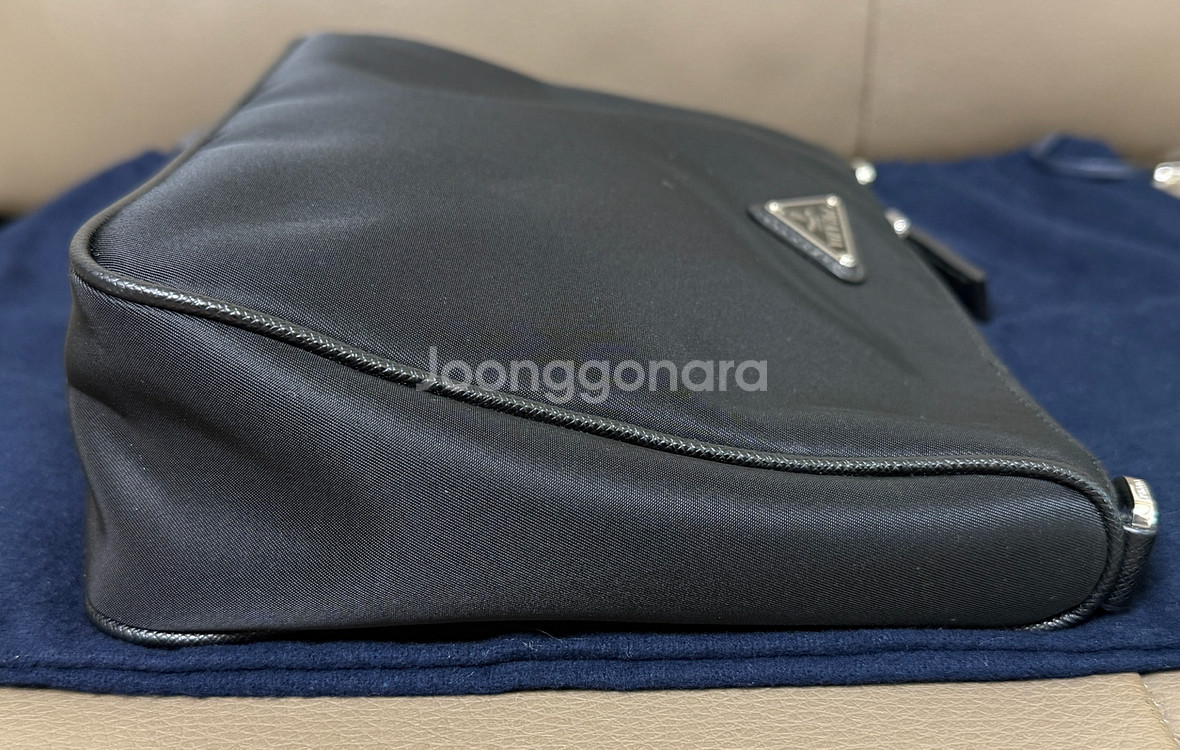 프라다 나일론 사피아노 테수토 숄더백 블랙--4