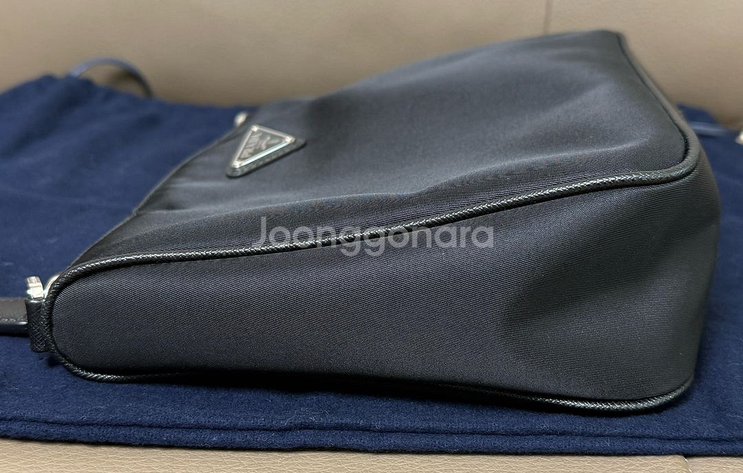 프라다 나일론 사피아노 테수토 숄더백 블랙--6