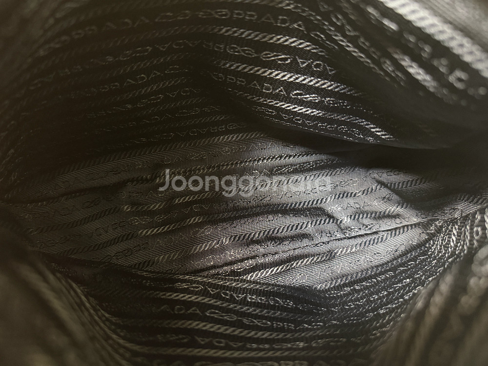 프라다 나일론 사피아노 테수토 숄더백 블랙--8