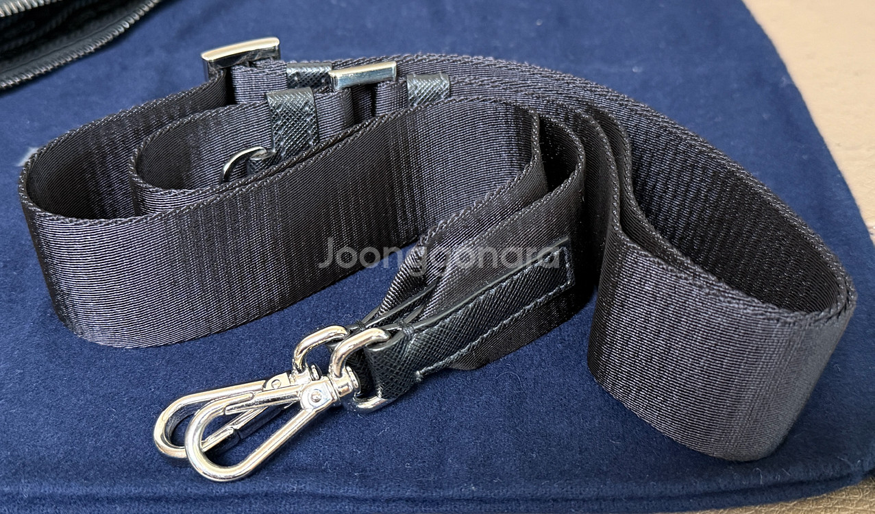 프라다 나일론 사피아노 테수토 숄더백 블랙--9