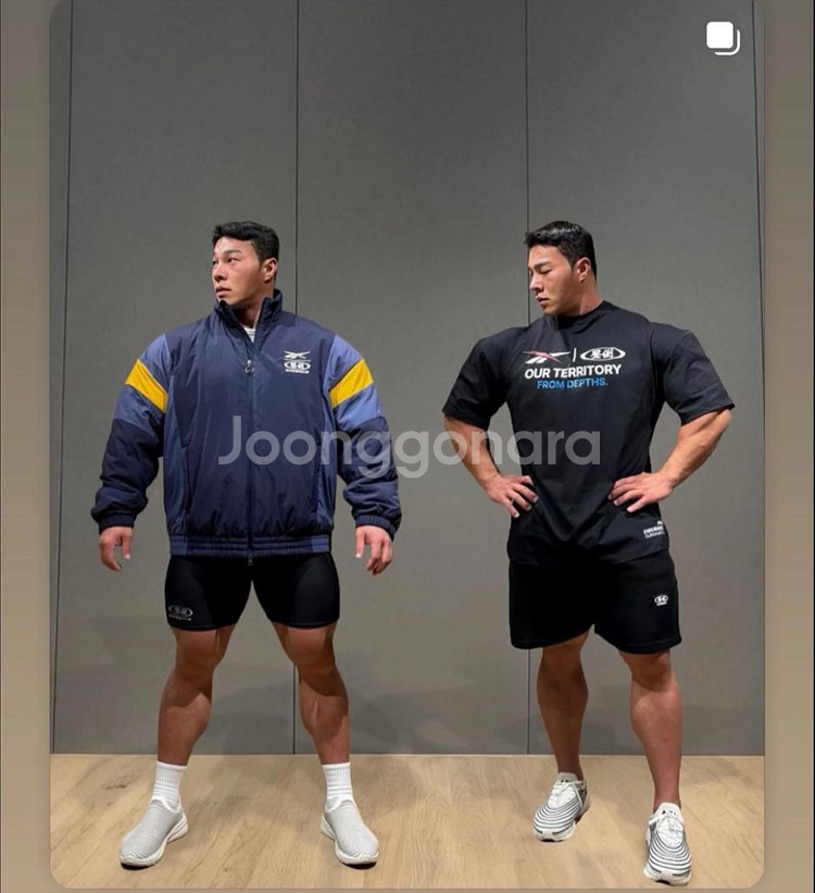 압도 리복 콜라보 제품(반팔, 점퍼)--0