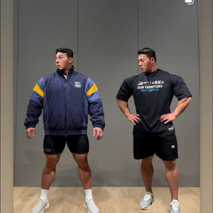 압도 리복 콜라보 제품(반팔, 점퍼)