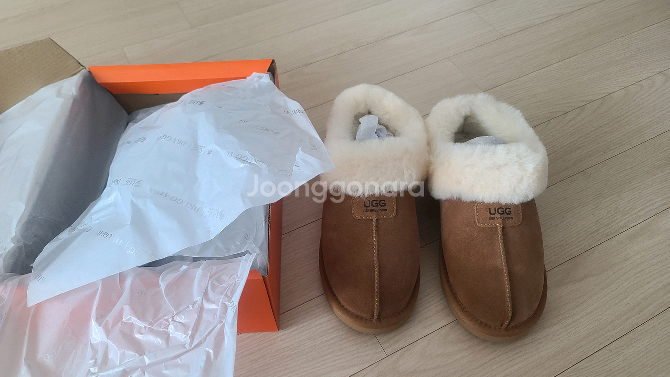 UGG 아니카 슬리퍼 9L(250~255)사이즈 새제품 택포--0