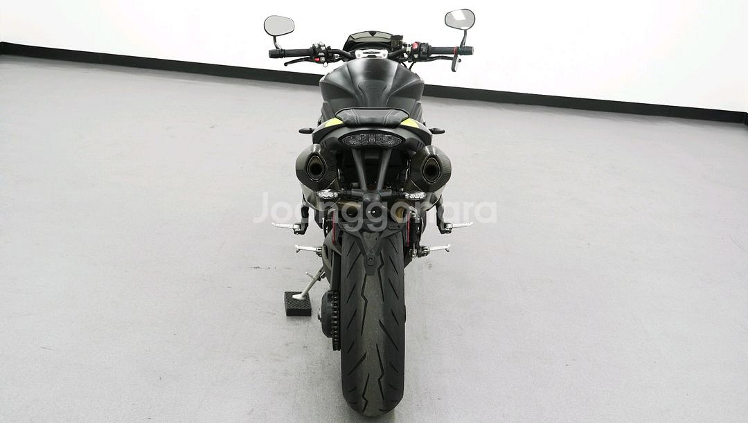 트라이엄프 스피드트리플 1050rs--7