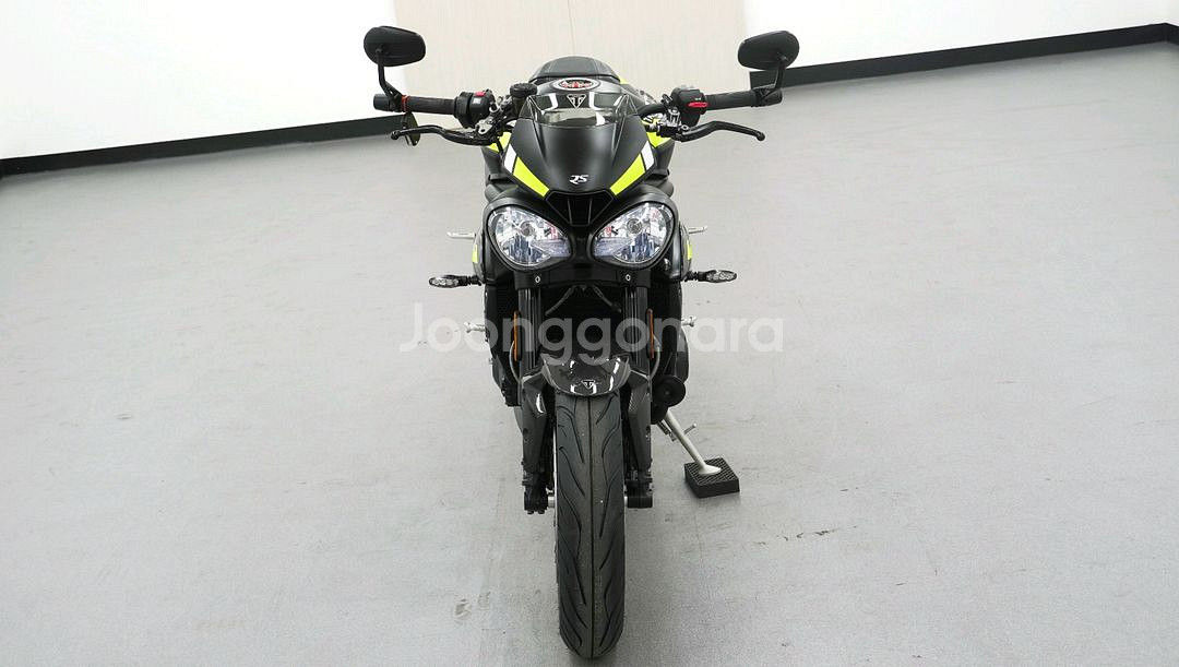 트라이엄프 스피드트리플 1050rs--3