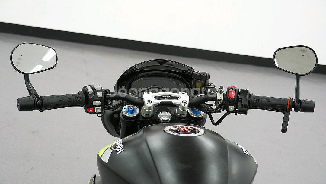 트라이엄프 스피드트리플 1050rs--8