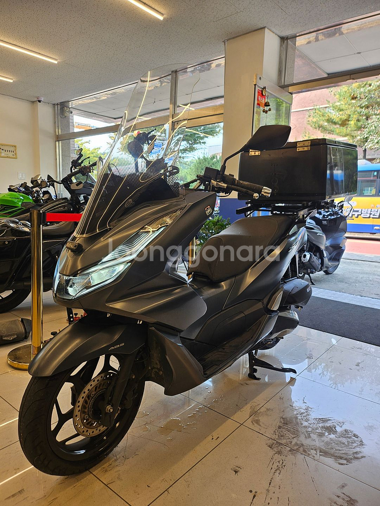 상태 최상 21년 1.9만km pcx125 판매합니다--0