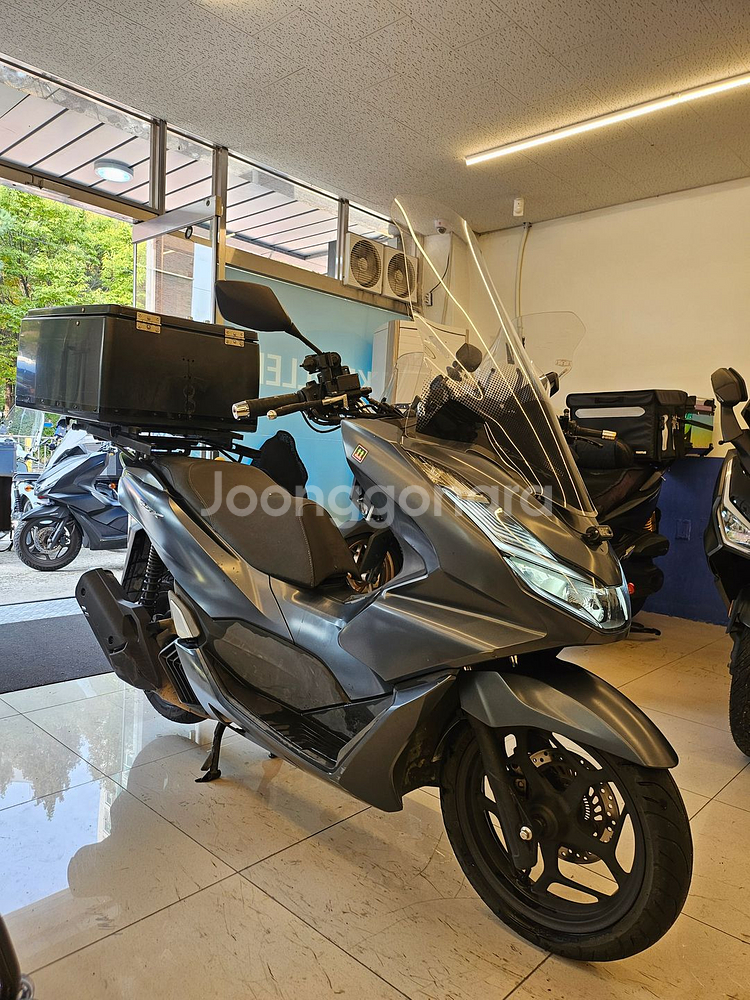 상태 최상 21년 1.9만km pcx125 판매합니다--1