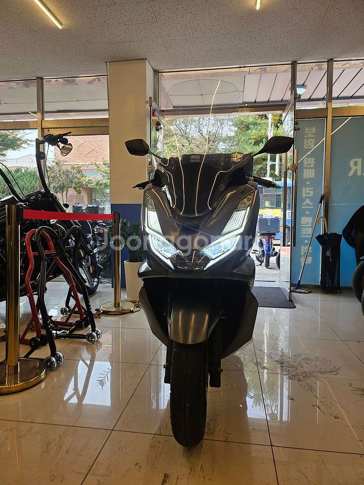 상태 최상 21년 1.9만km pcx125 판매합니다--2