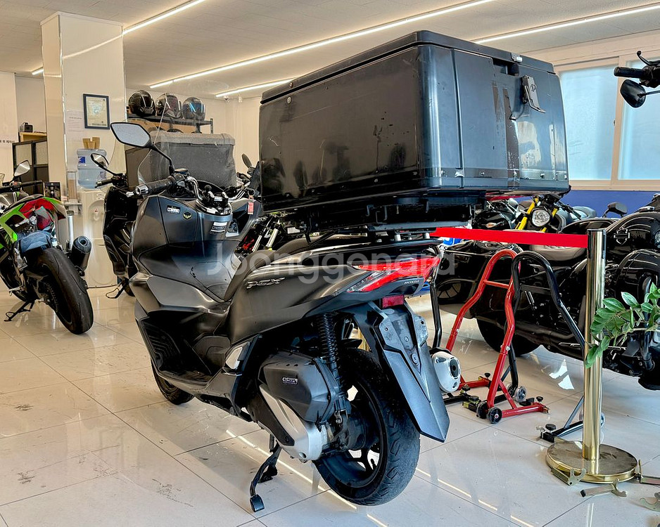 21년식 PCX 125 ABS 19,XXXkm 판매합니다--2