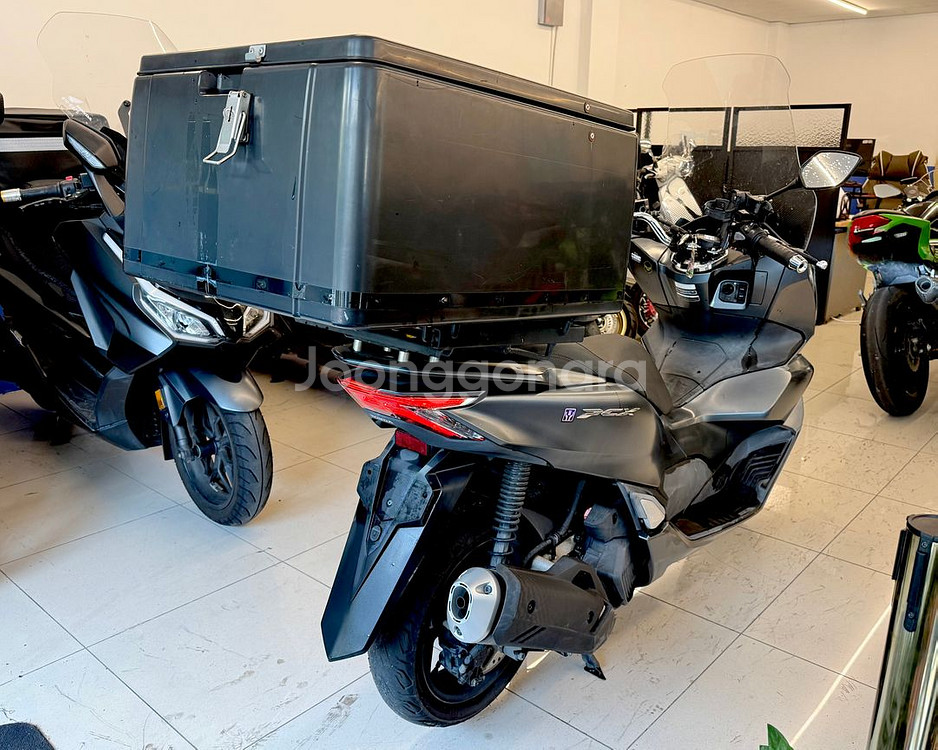 21년식 PCX 125 ABS 19,XXXkm 판매합니다--3