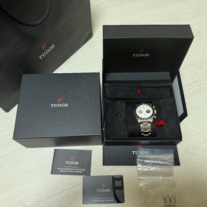 25년식) 튜더 블랙베이 크로노 팬더 오팔린