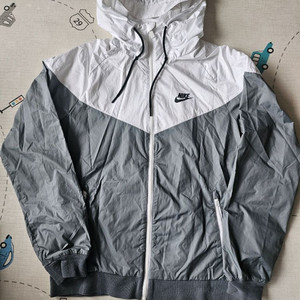 나이키 바람막이 M