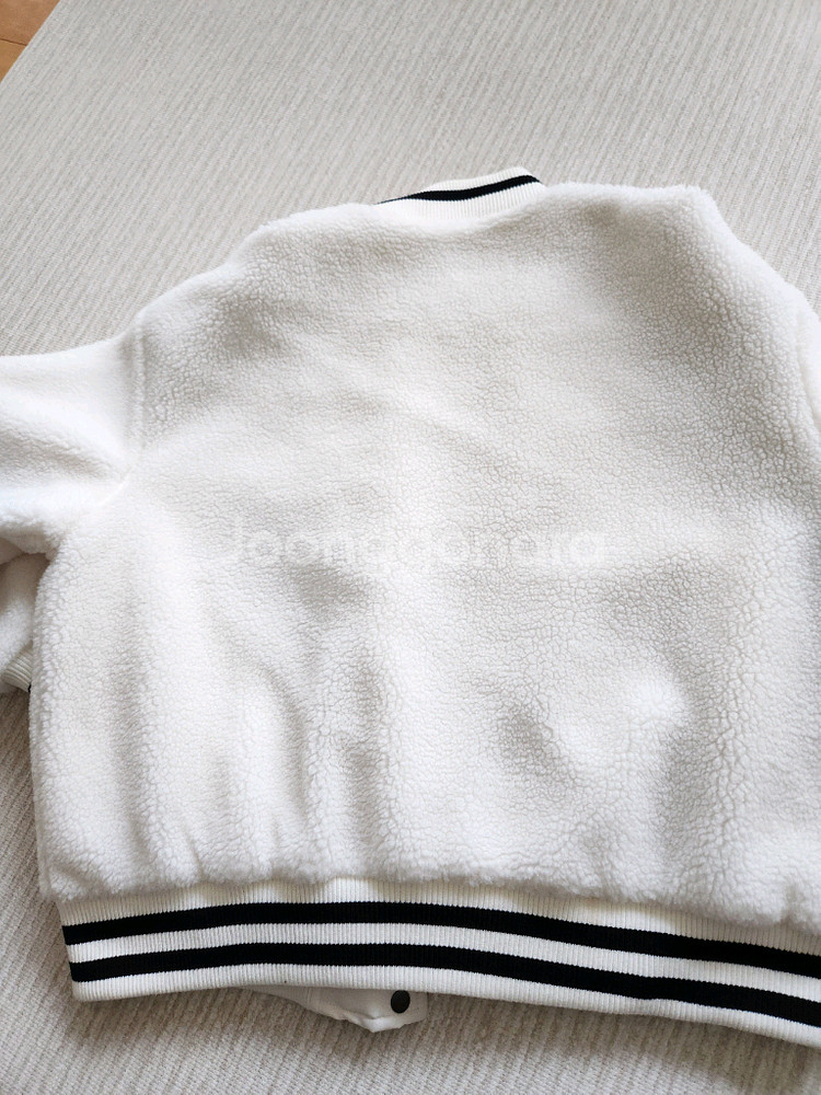 (여아 140사이즈)더데이걸 뽀글이 점퍼 외--2