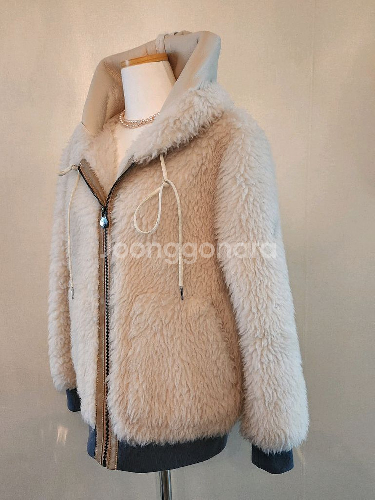 고걸 리얼 양털 무스탕 점퍼 M사이즈--3