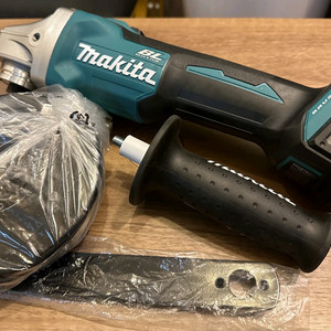 마끼다 그라인더 18V
