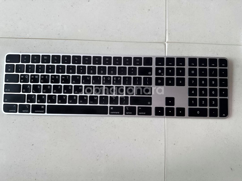 애플 매직키보드 터치 ID (A2520)--0