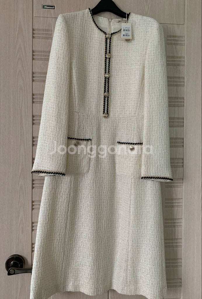 (maje) 마쥬 화이트 트위드 원피스 (55사이즈) 새제품--0