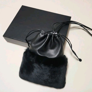 알렉산더왕 리얼 래빗퍼 레더 미니백, 복조리백