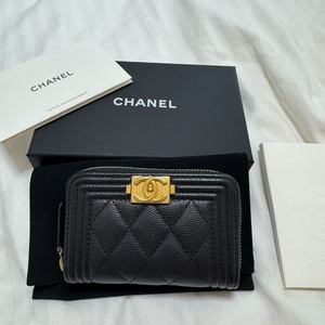 샤넬 보이 캐비어 지퍼돌이 카드지갑 내장칩