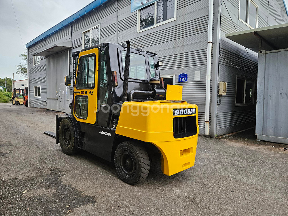 [중고지게차] 두산 노랭이 D45S-2 4.5톤 3단 디젤지게차--5