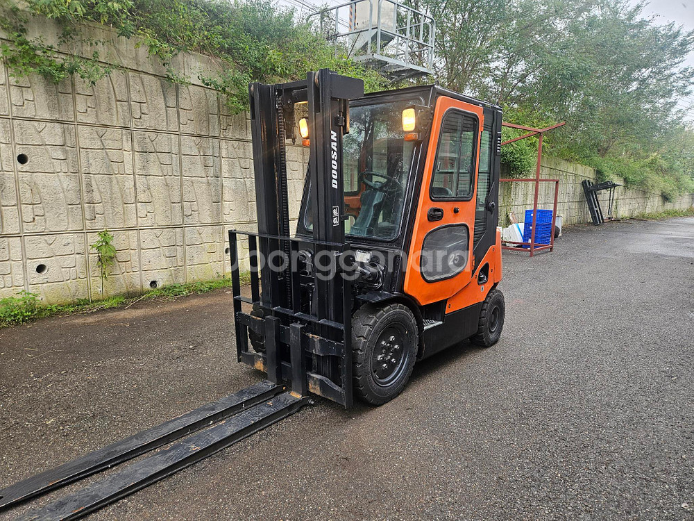 [중고지게차] 두산 D25S-5 2.5톤 디젤지게차 판매--1